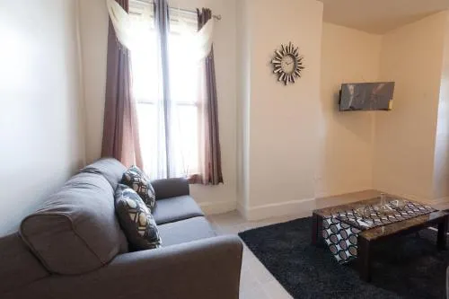 Studio and 1 Bedroom Apartments - Bronx - Image 1