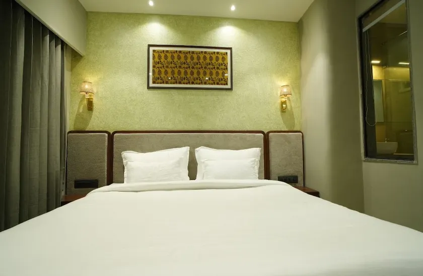 Hotel Rajvihar - Image 1