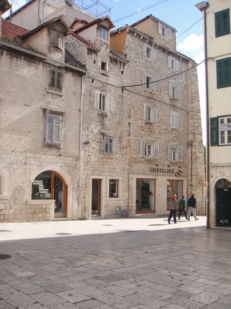 Old Town Suites - Image 1
