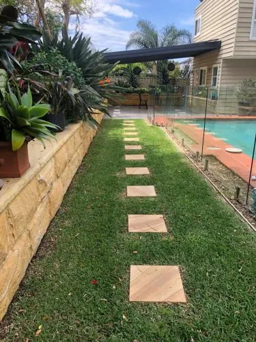 Guesthouse with Pool & BBQ - 10 kms from CBD - Image 1