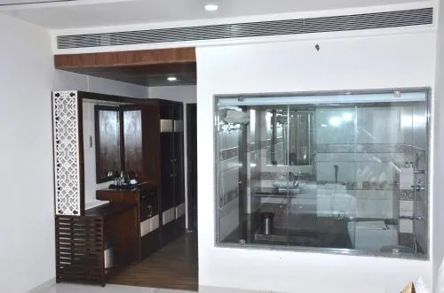 Hotel Shivanand Palace - Image 1