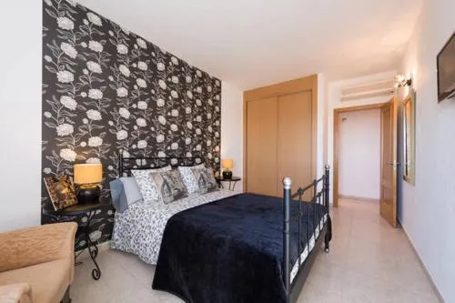 Vecindario Plaza Apartment - Image 1
