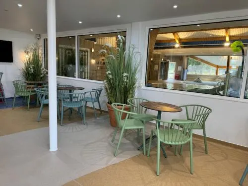 Daisy Hot Tub Lodge - Image 1