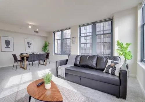 Splendid 2 BR Condo At Pentagon City - Image 1