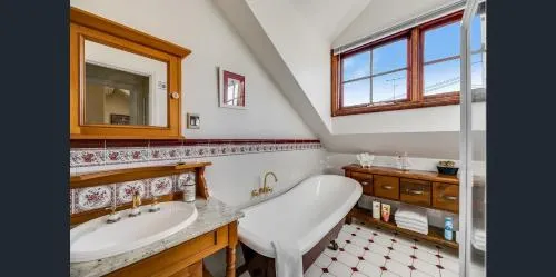 Bannockburn Cottage - Image 1