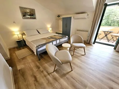 Pansion Ana - Image 1
