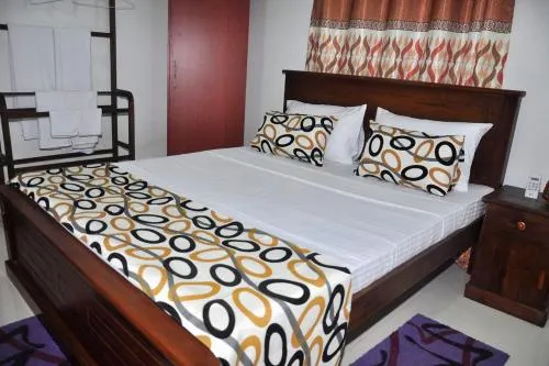 Beach Villa Induruwa - Image 1