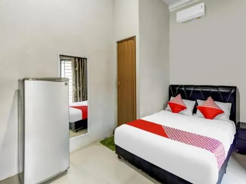 Nagoya Batam Guesthouse - Image 1