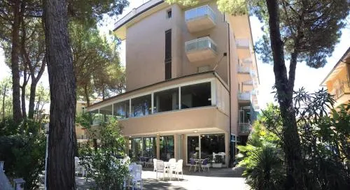 Hotel Kitty - Image 1