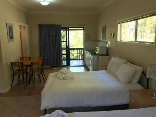 Wamberal Cottage - Image 1