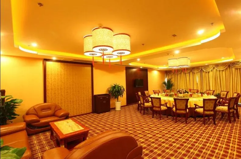 Greet Hotel - Image 1