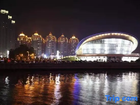 Smart Bear Hotel (Dalian Railway Station Zhongshan Square Subway Station Branch) - Image 1