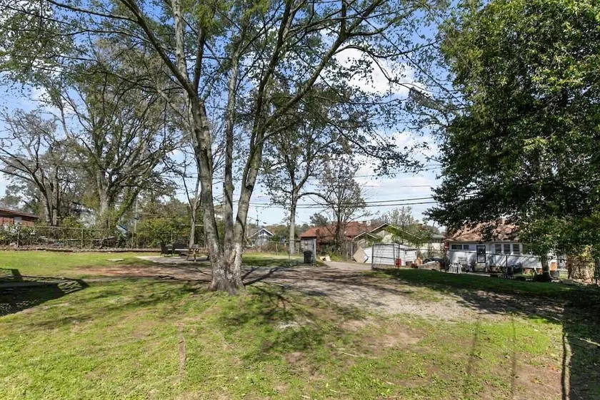 Avenue South Serene - Image 1