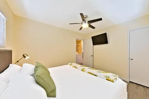 #551 Windansea Getaway Four Bedroom Holiday Home - Image 1