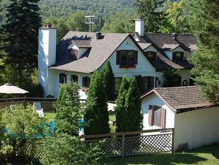 Auberge Sous LEdredon B&B - Image 1