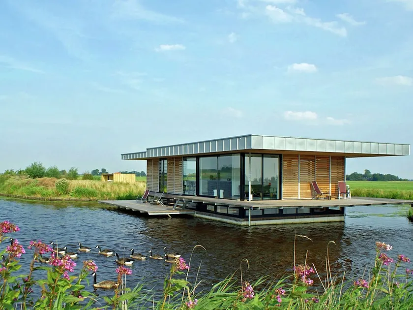 House boat in Goengahuizen with sauna - Image 1
