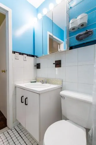 Midtown East Deluxe 2 Bedroom Apartment - Image 1