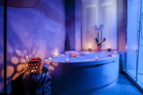 Ths4 Spa Baths - Image 1
