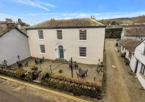 Ivy House - Image 1