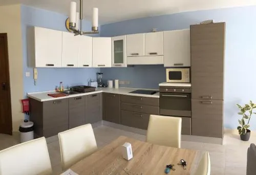 Z4 - SEAFRONT apartment - Image 1
