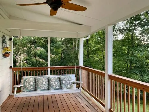 Beautiful 2 Br 1 Ba Cabin in Blue Ridge Mountains: the Little White House - Image 1