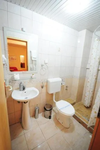 ViP HOTEL - Image 1