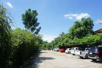 Waranyoo House & Resort - Image 1