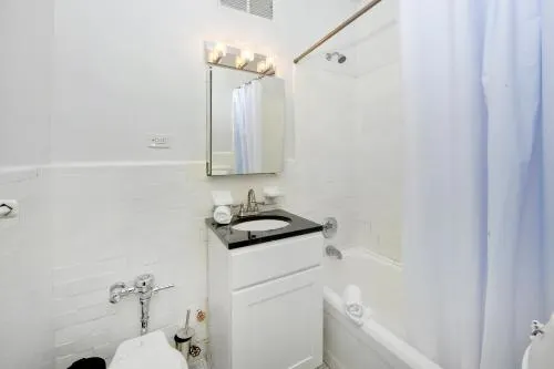 Midtown East Apartments - Image 1