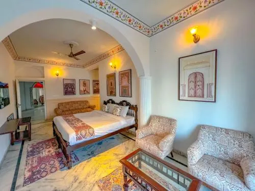 Bharat Mahal Palace - Image 1