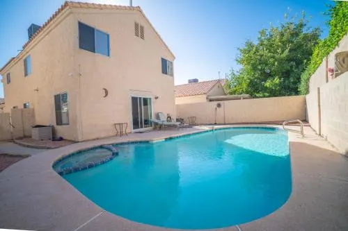 Las Vegas Oasis With Sparkling Pool 3 Bedroom Home by Redawning - Image 1