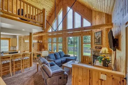 Eagle Crest Resort Cabin - Image 1
