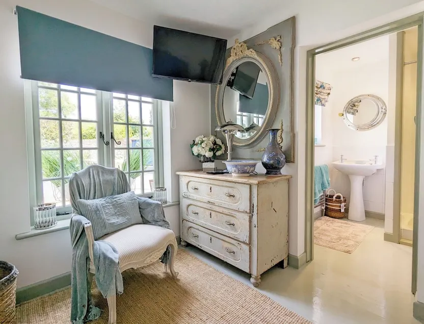Unique Stay for Large Groups - Please Enquire! - Image 1