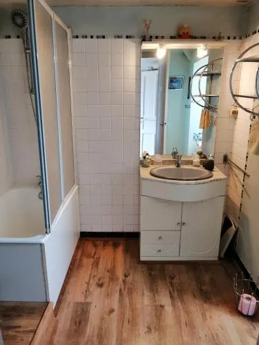 La Porte - Image 1