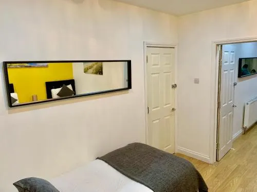 London Luxury 2Bed, Reception, Garden, Apartment - Image 1