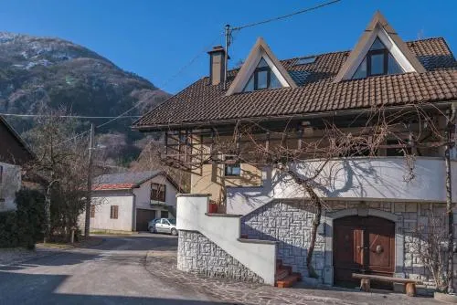 Chalet GoSlo - Image 1