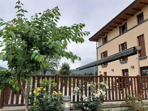 Hotel Jatetxea Santa Ana - Image 1