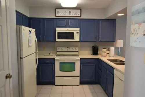 2 D, Three Bedroom Townhome - Image 1