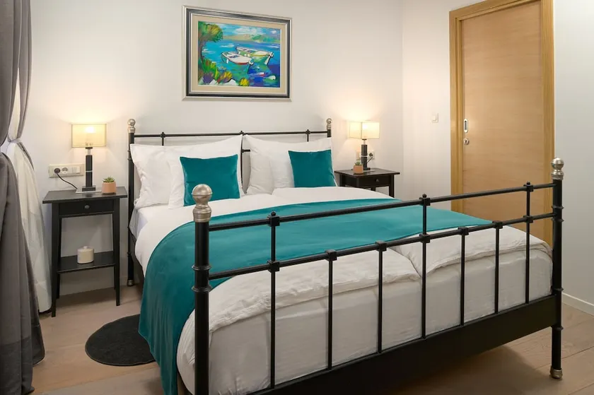 Splitska Perla City Centre Luxury Rooms - Image 1