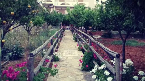 Olondio Apartments - Image 1