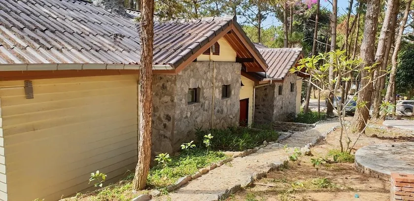 Auberge de la Plaine des Jarres - Image 1