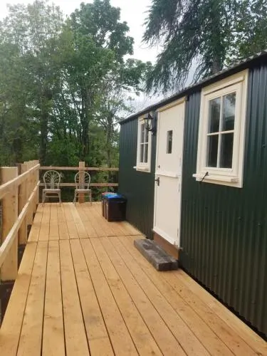 Rhydydefaid Cwt Clyd - Cosy Hut - Image 1