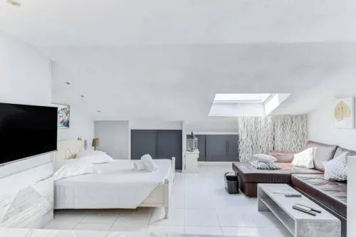 Duplex avec vue sur mer et piscine - Image 1