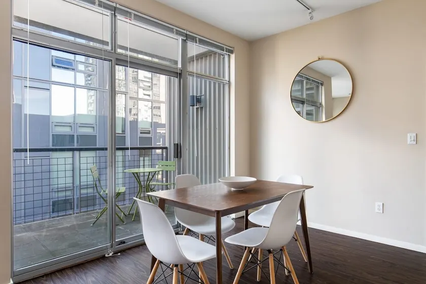 Bellevue Designer 1BD Plus Den 1BA Apartment - Image 1
