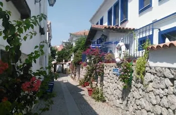 Sigacik Antik Hotel - Image 1