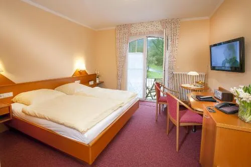 Landhotel Neumühle - Image 1
