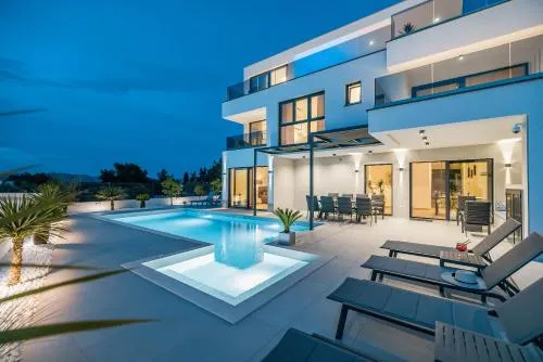 Villa Levant - Image 1