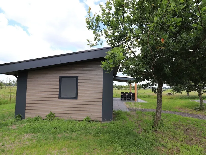 Spacious Chalet in a Rural Location Near Giethoorn - Image 1