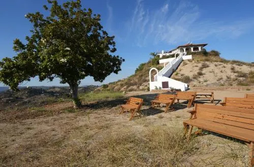 30 acre Mountaintop Villa 360 View+ Amenities - Image 1