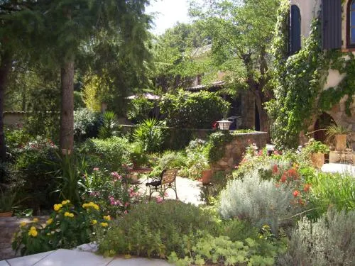 Le Paradis De Valerie - Image 1