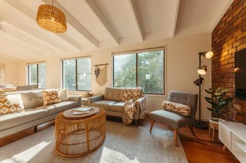 Roderick Beach House Pet Friendly - Image 1